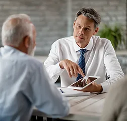 agentes de seguro em reuniao